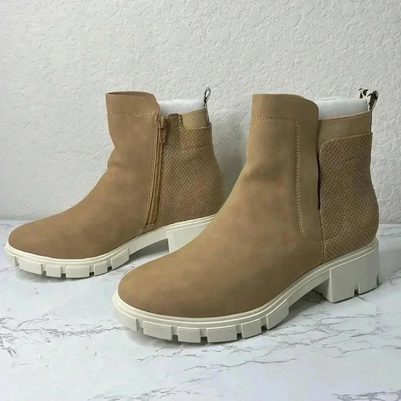 Journee Collection Womens Jeeva Tru Comfort Foam Inside Zip Block Heel Booties 8 - Picture 3 of 10